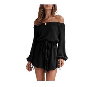 Cute comfy romper! Never worn! Tag still on! Too big for me could not exchange.